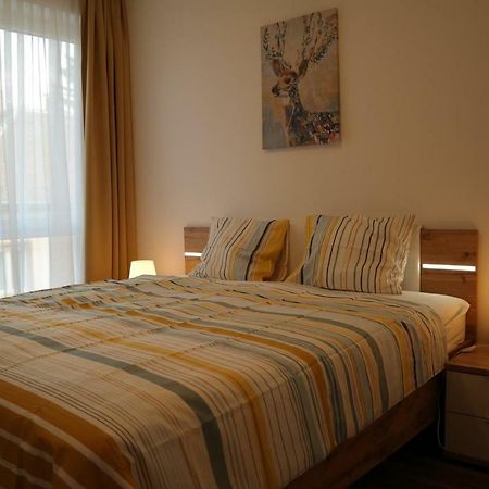 Holiday Apartman With Free Parking Győr Exteriör bild