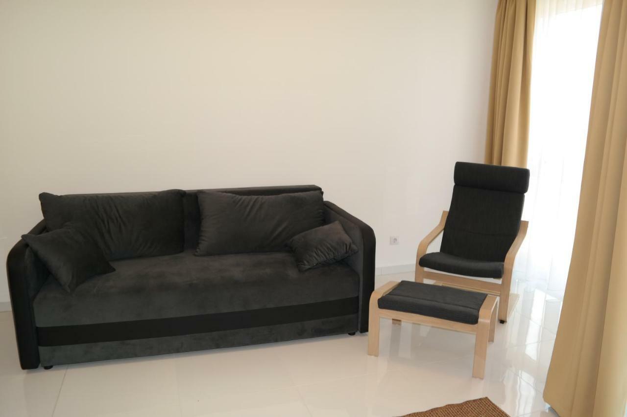 Holiday Apartman With Free Parking Győr Exteriör bild